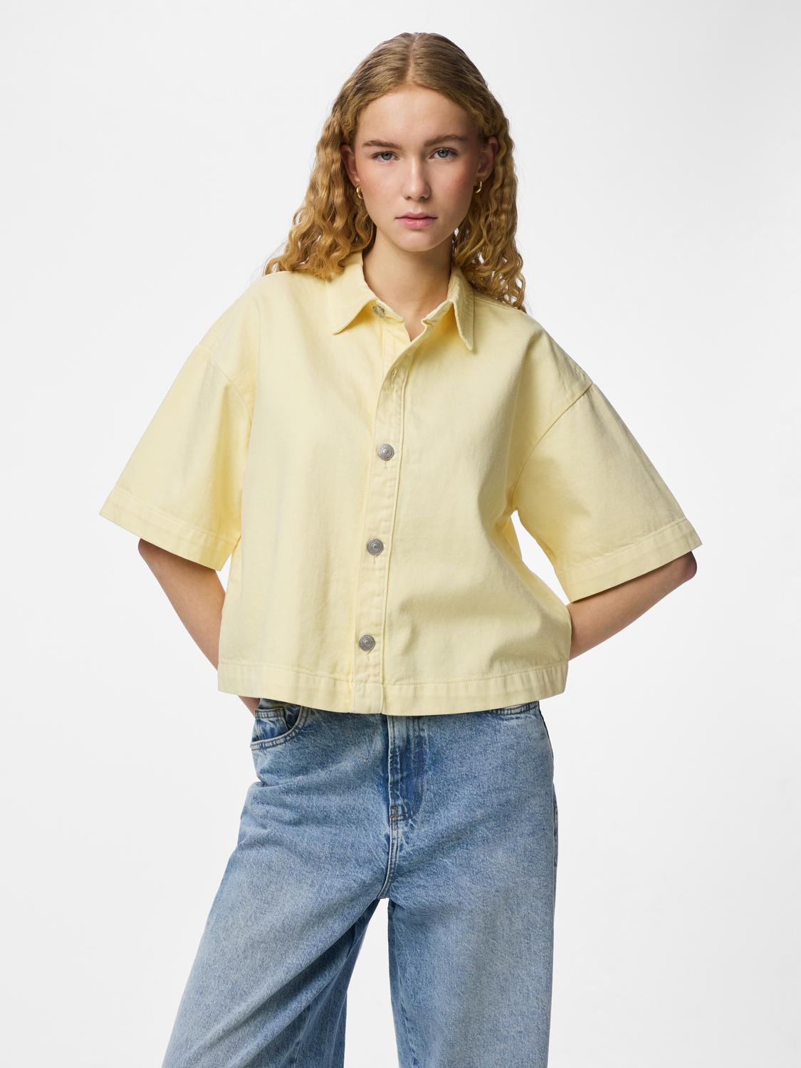 model_shot-front